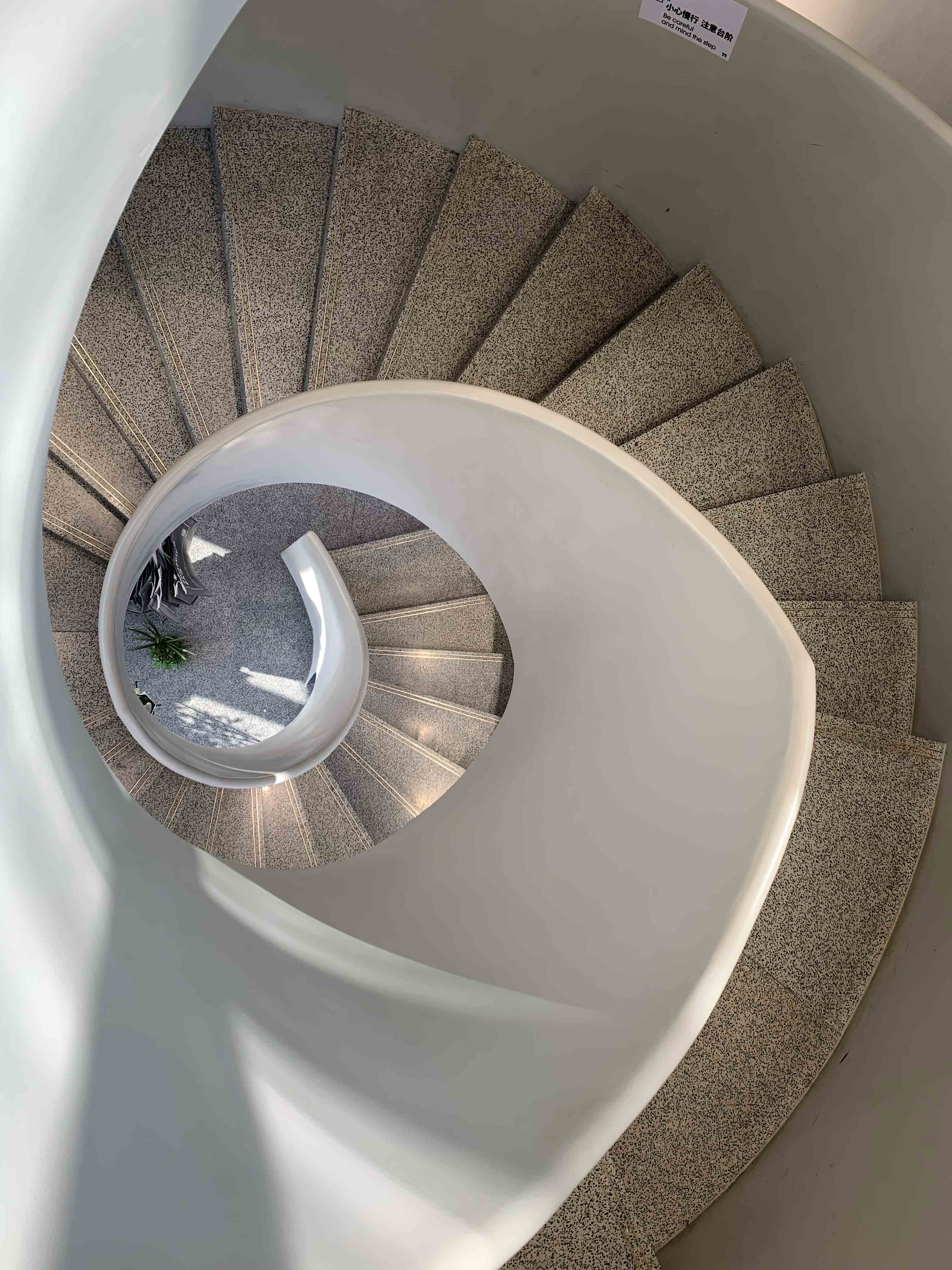 Wayon stone always give you unexpected surprises. Can you imagine a stair space constructed entirely of terrazzo?All the stairs, walls and floors are made of terrazzo seamless paving.The wall is also designed as a handrail through hollow grooves. No matter from which angle, you can feel the harmony between the stairs and the space