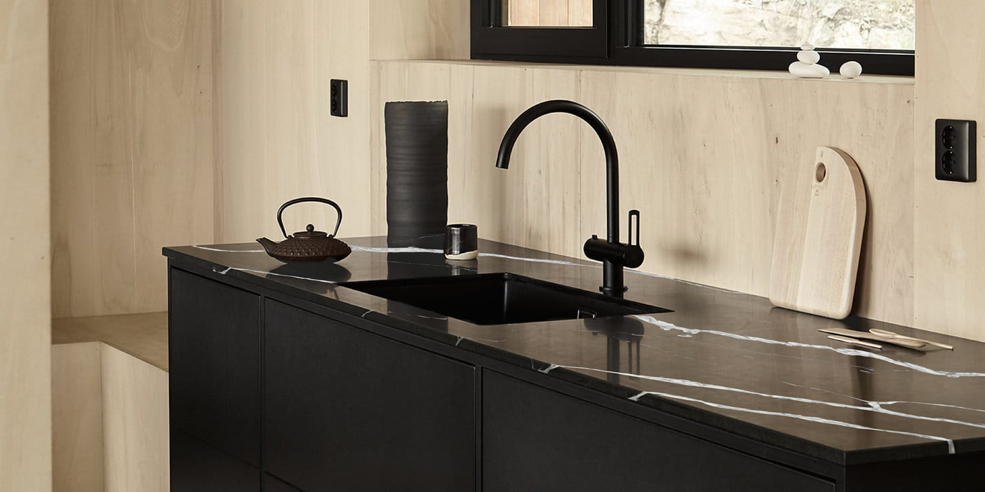 WG517  Borage Black