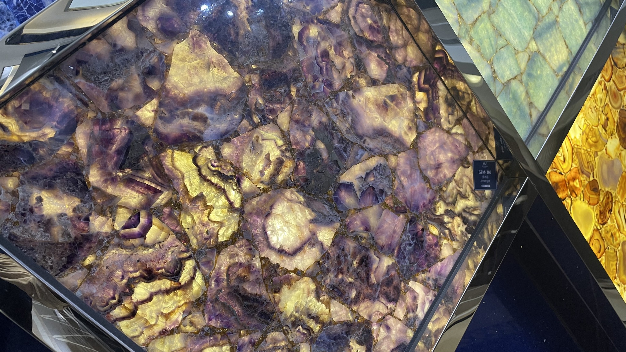 Luxury Interior Design with Artistic Amethyst | Wayon Gem Stone Slabs