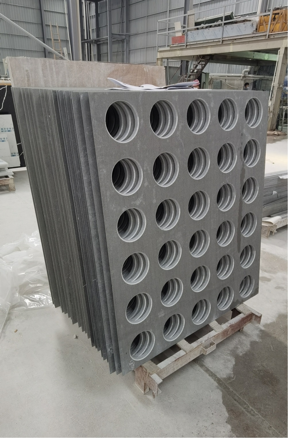 This strangely shape is designed by a famous designer, looking forward to the effect after completion.