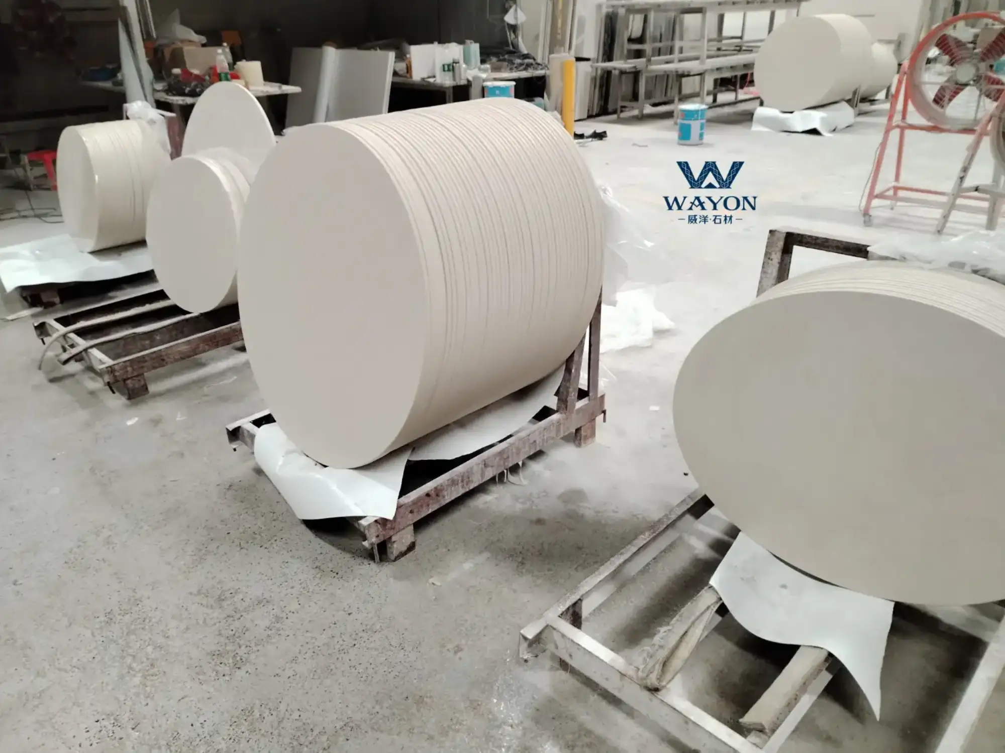 Quartz round table