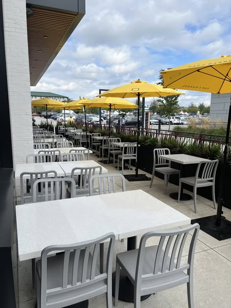 Wayon Quartz × TAP&BARREL Canada Restaurant