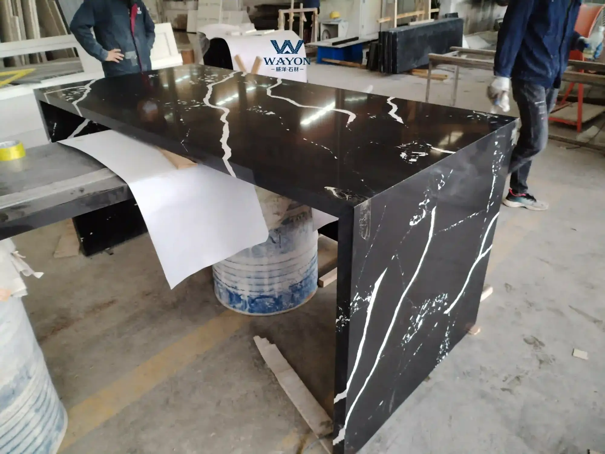 WG477 Starry Black Quartz Island