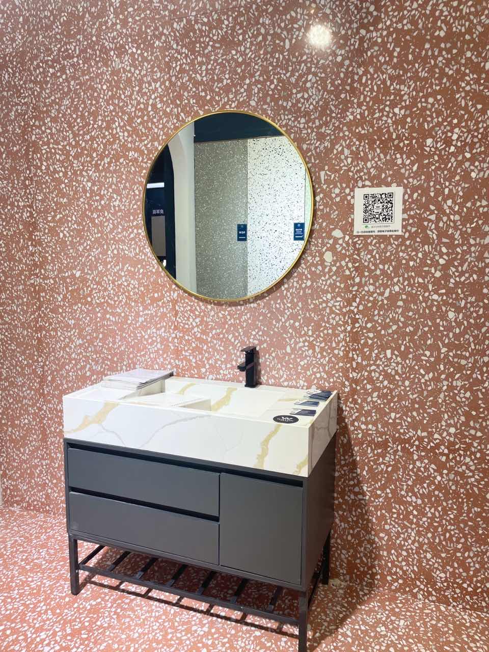 Quartz stone&terrazzo bathroom