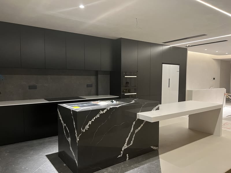 High-end Commercial Elegance | Wayon Black Quartz  Stone