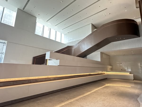 [Ningbo New World Plaza] High-End Textured Spaces | Wayon Quartz Stone