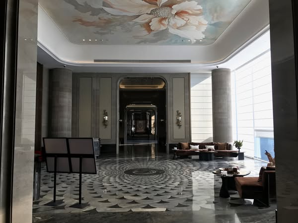 Wayon Stone | luxury durable black and gray marble mosaic craftsmanship
